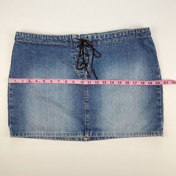 Women’s vintage Y2K Paris Blues Lace up jean mini skirt size 13 - Picture 3 of 8